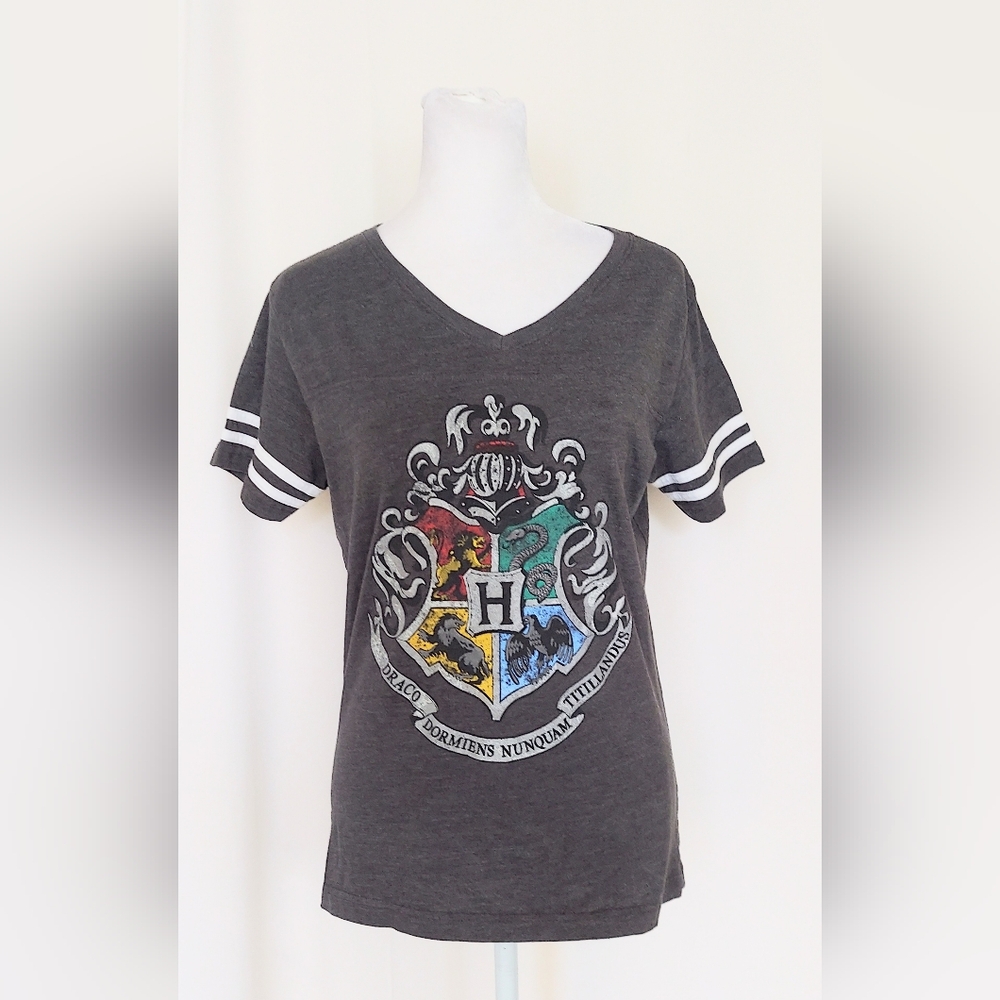 The Wizarding World of Harry Potter Short Sleeve Crest T Shirt Womens Small
